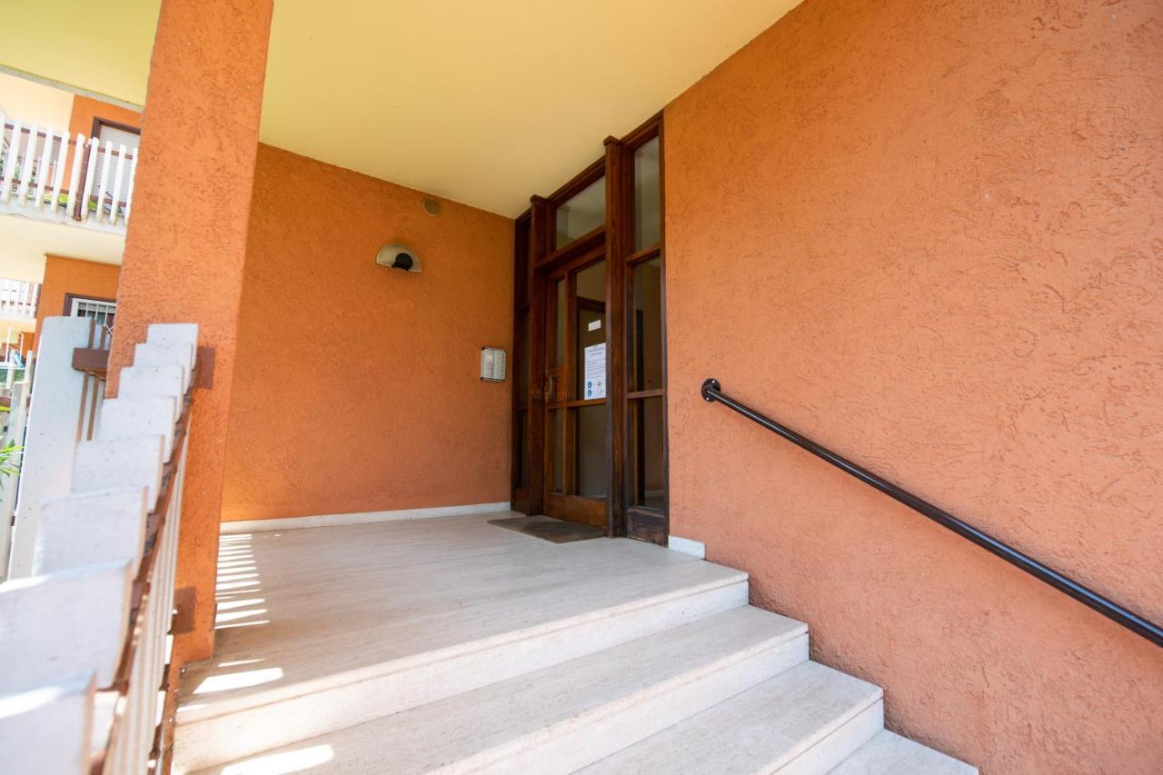 Appartamenti Francesco E Luisa 佩斯基耶拉德加达 外观 照片